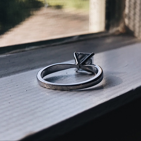 Sterling Silver Solitaire Princess Cut CZ Ring Sz8 - Picture 5 of 11